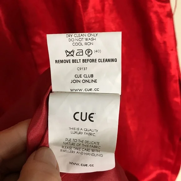 Cue red dress - Picture 8 of 9